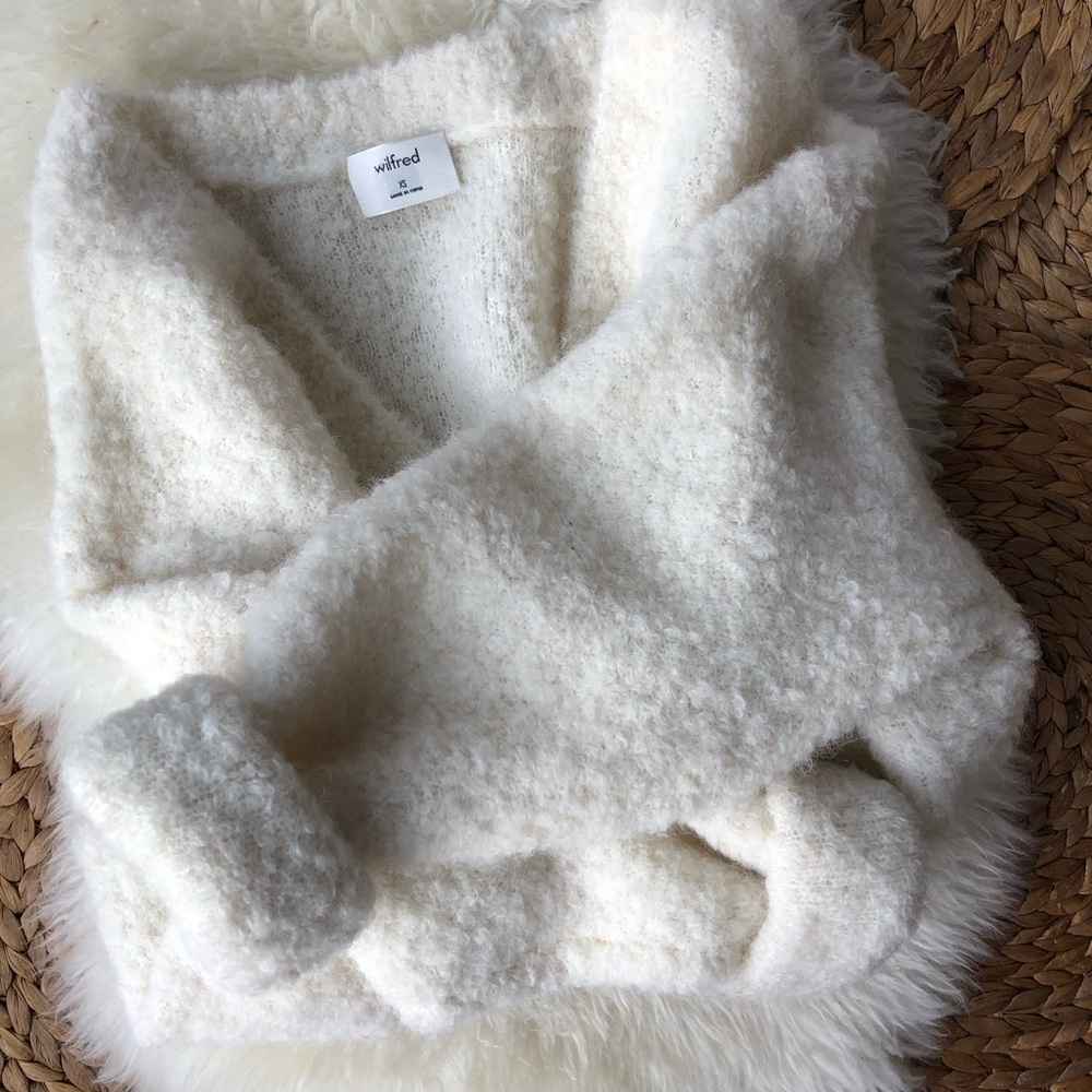 🚨SALE🚨Wilfred Marseille Alpaca  Sweater
